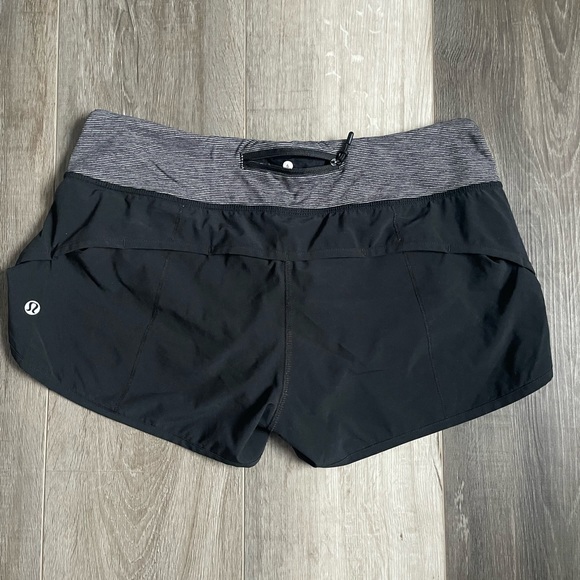 Lululemon Speed Up Low-Rise Lined Shorts 2.5” - Picture 2 of 5